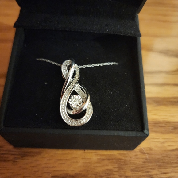 Brand NEW Zales! Diamond necklace - Picture 7 of 8